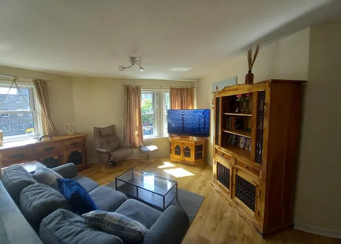 דירה 3 Bedrooms Flat In Central Old Town , Grassmarket Heart Of Flat Sleeps 6 , Eh1 אדינבורו