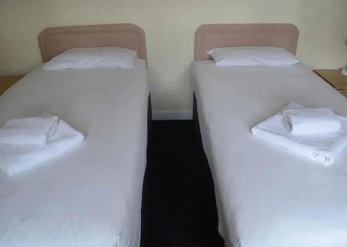 Guest house Almond House 2*