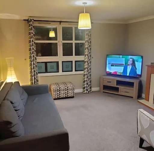 Next To The Palace And Royal Mile With Parking Apartment Edinburgh