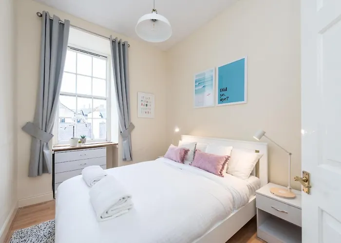 Bright And Modern 2 Bed דירה אדינבורו