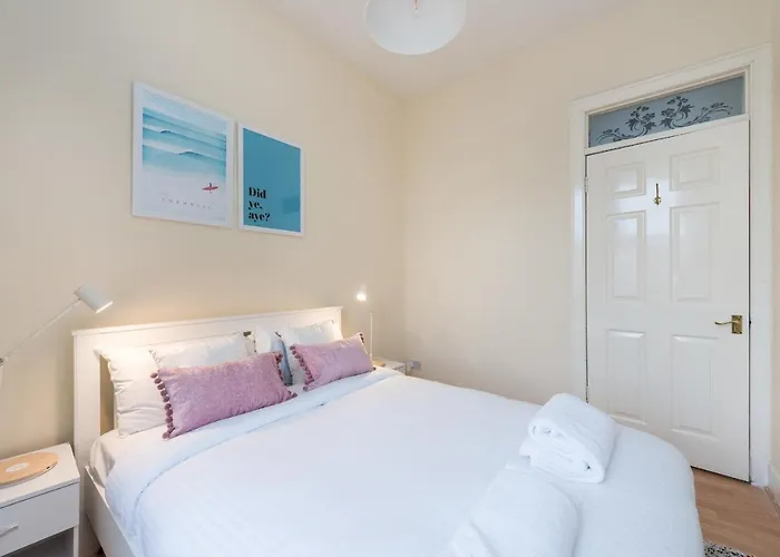דירה Bright And Modern 2 Bed אדינבורו