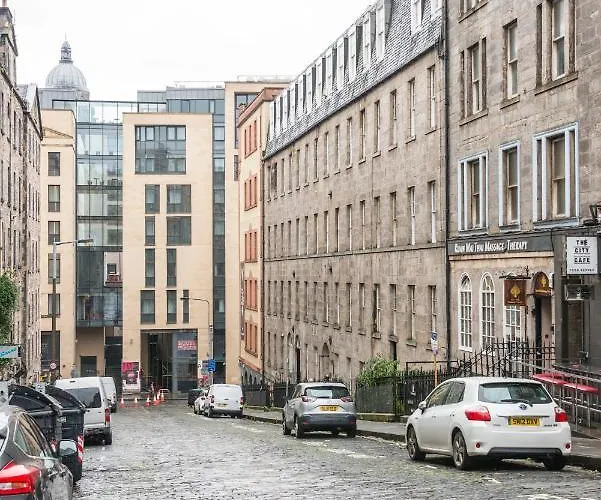 Bright And Modern 2 Bed *