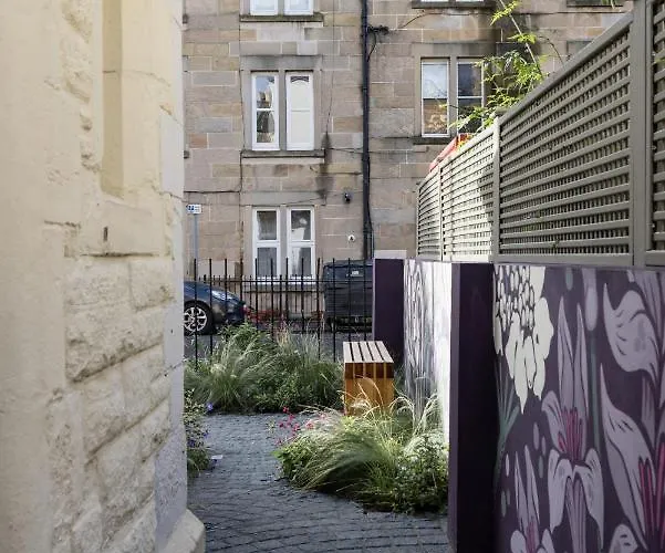 Joivy Contemporary With Free Parking *