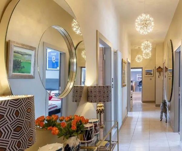 Joivy Beautiful Penthouse With Terrace & Jacuzzi דירה