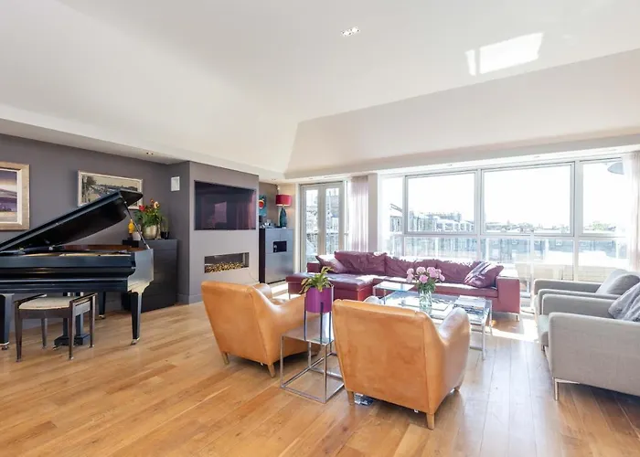 Joivy Beautiful Penthouse With Terrace & Jacuzzi דירה