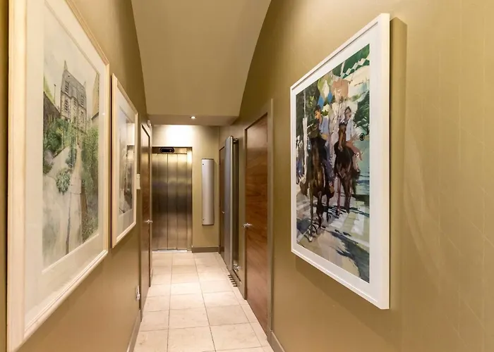 Joivy Beautiful Penthouse With Terrace & Jacuzzi דירה אדינבורו