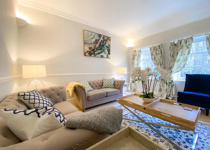 Sophisticated 3br With Garden, Quiet New Town Lane Apartment Edinburgh