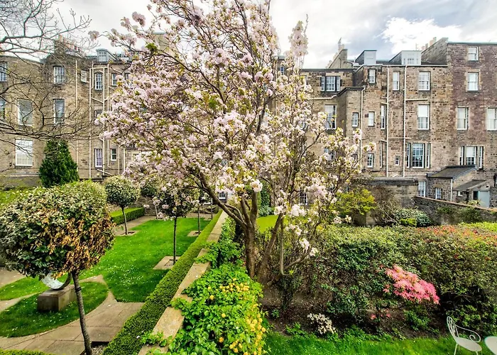 Sophisticated 3br With Garden, Quiet New Town Lane Edinburgh