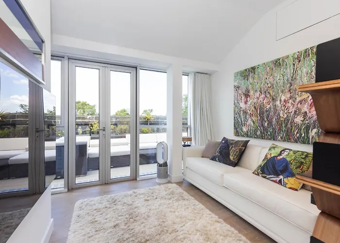 Joivy Beautiful Penthouse With Terrace & Jacuzzi דירה