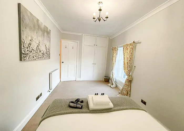Sophisticated 3br With Garden, Quiet New Town Lane * Edinburgh