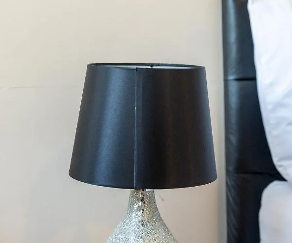 New 2 Bed With Stunning Views Of Arthur Seat Mountain דירה אדינבורו