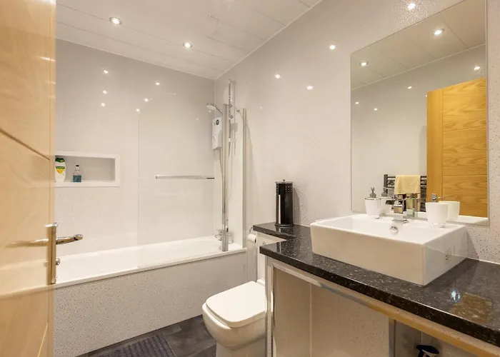 New 2 Bed With Stunning Views Of Arthur Seat Mountain אדינבורו