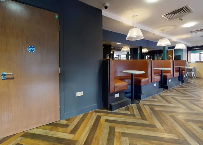 And Ensuite Bedrooms With Shared Kitchen At Fountainbridge In