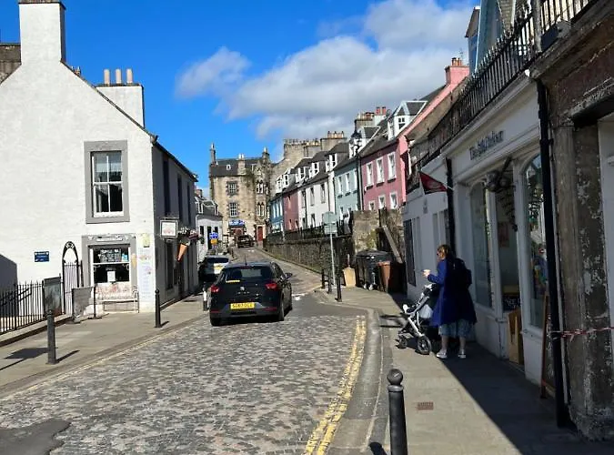 The Keep At Craigiehall בית נופש