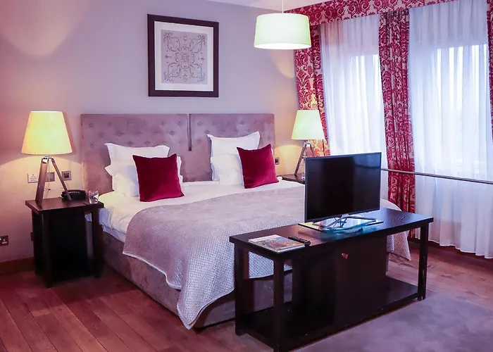 Tigerlily Hotel