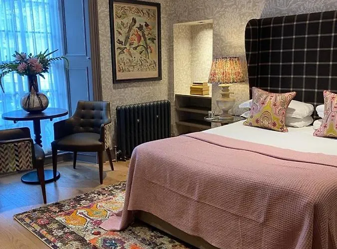 The Raeburn Отель 4*