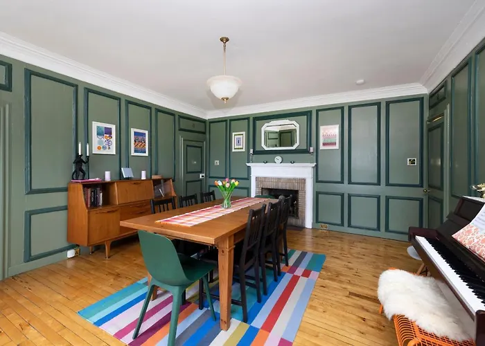 Joivy Eclectic Near Castle Edinburgh