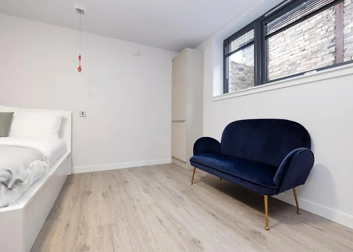 Altido Elegant Near The Meadows Apartment *