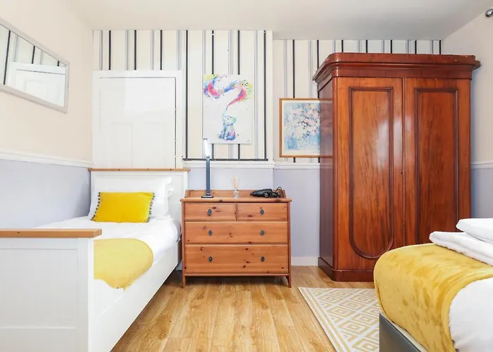Beautiful 4 Bedroom - Free Parking Edimburgo