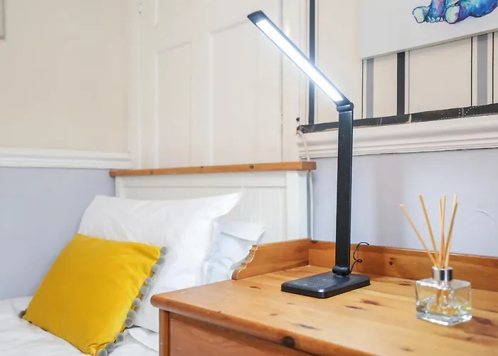 Beautiful 4 Bedroom - Free Parking Сasa de vacaciones