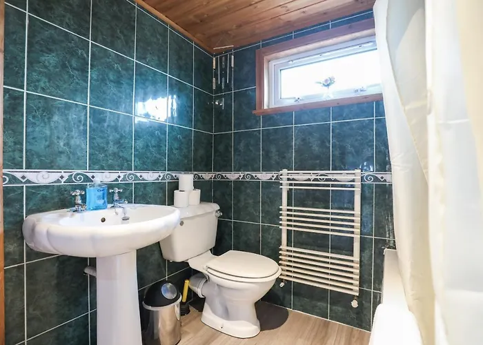 Сasa de vacaciones Beautiful 4 Bedroom - Free Parking *