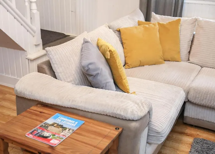 Beautiful 4 Bedroom - Free Parking Сasa de vacaciones