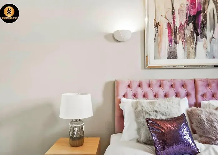 Lovely 4 Bedroom With 7 Beds And Free Parking Apartment