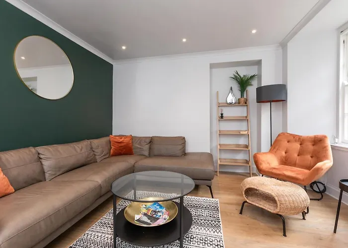 The Meadows דירה