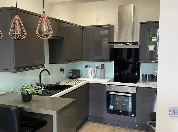 Stylish & Comfortable Ground Floor House - Main Door Private Entrance - Free Parking & Garden * אדינבורו