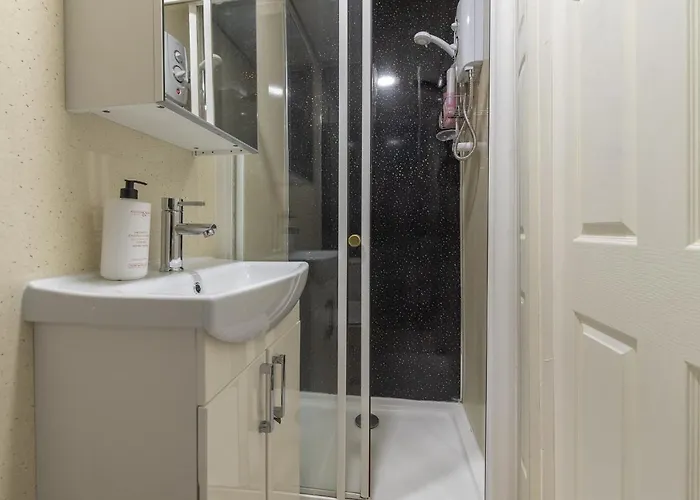 Contemporary 3 Bed City Centre - Ensuite Edinburgh