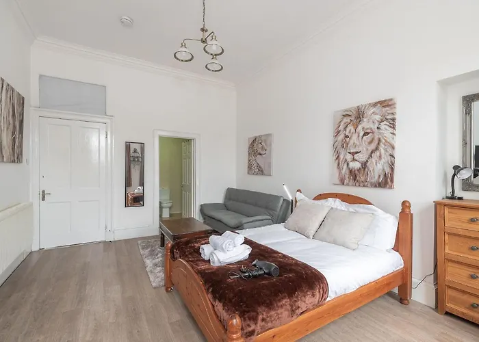 Contemporary 3 Bed City Centre - Ensuite