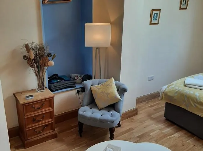 Another Bed & Breakfast 4*