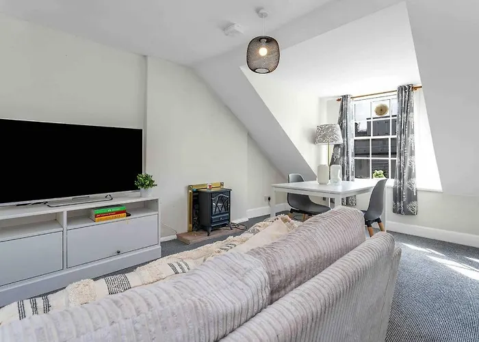 Stylish 1 Bedroom דירה