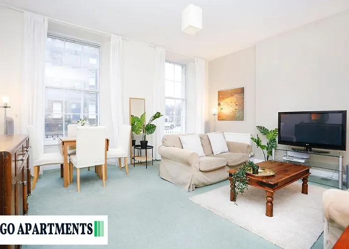 Large 2 Bed Centre - Free Parking Appartement *