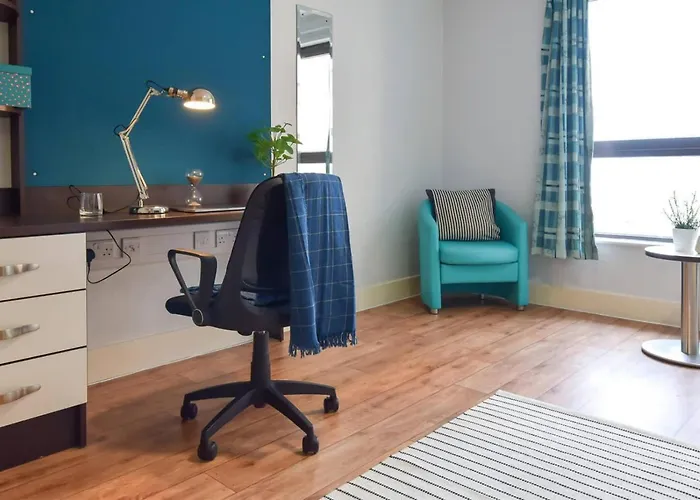 Daire And Ensuite Bedrooms With Shared Kitchen At Fountainbridge In *