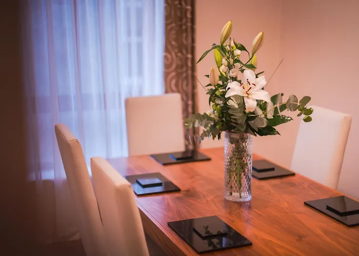 The Knight By Mansley 4*