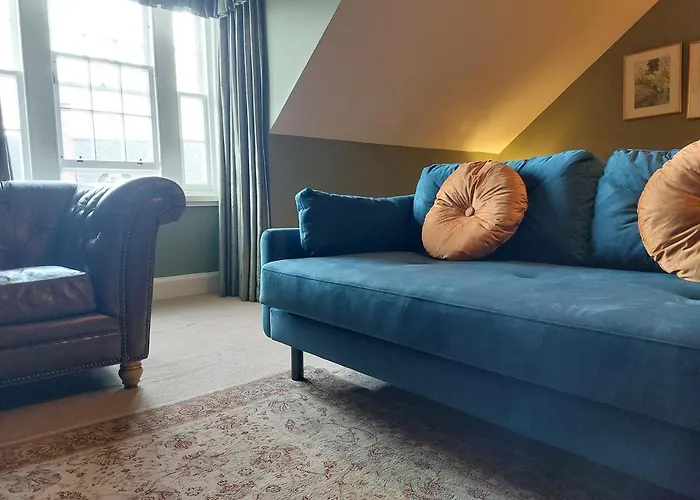 Stunning 5br Royal Mile Penthouse إدنبرة