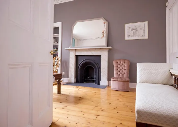 Joivy Splendid Near Haymarket * Edinburgh
