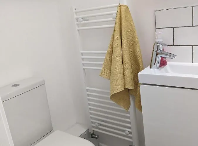 Private With Terrace And Free Parking Проживание в семье *