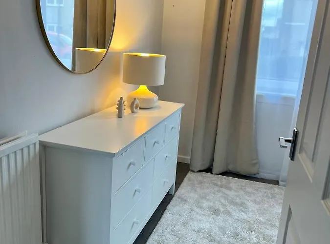 House With Garden And Parking 15 Min To Center Vakantiehuis Edinburgh