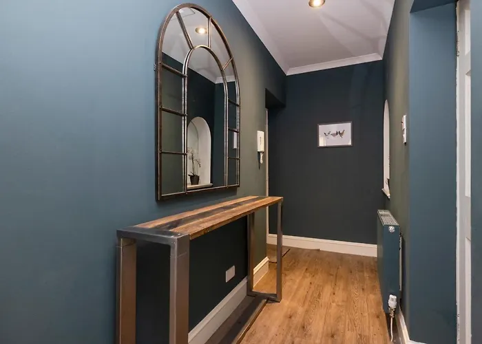 Apartment Elegant 2-bedroom In Centre