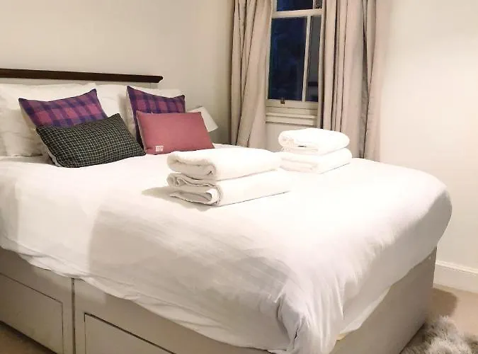 2-bedroom With Parking - Ground Floor Apartment *