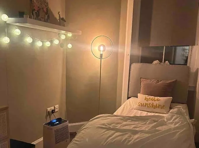 דירה Large 2 Bedroom, Ground Floor Flat, Close To