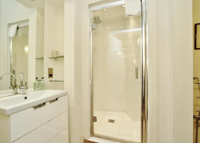 Apartmán Elegant 3-bedroom Ramsay Garden In Centre *