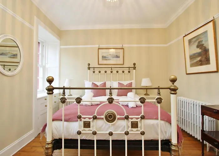 Elegant 3-bedroom Ramsay Garden In Centre Apartmán *