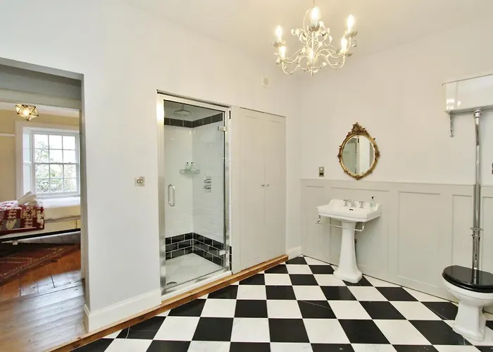 Apartmán Elegant 3-bedroom Ramsay Garden In Centre