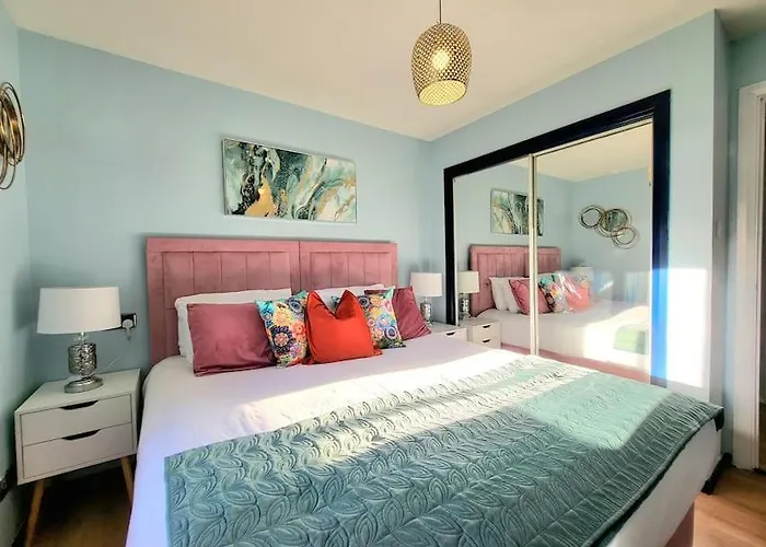 Apartamento Harrismith Place By Sensational Short Lets & Serviced With Free Parking & Wi-fi *
