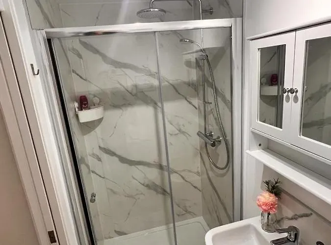 En-suite With Independent Entrance. Casa de hóspedes