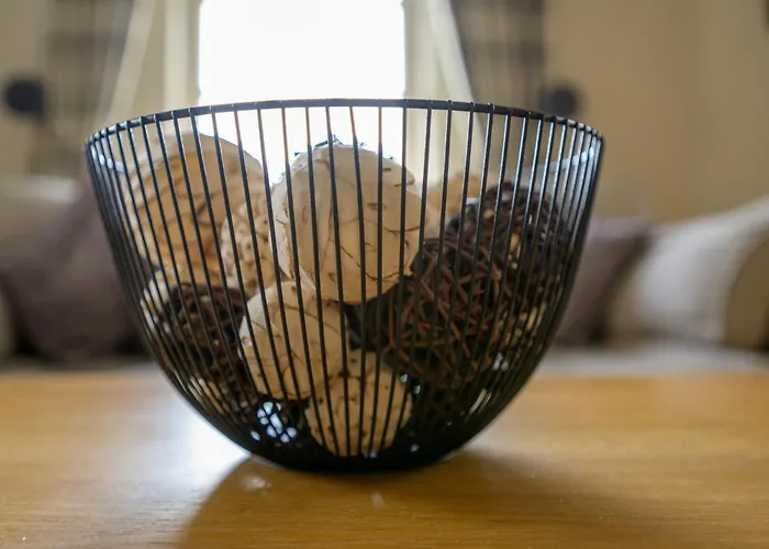 Historic Ramsay Garden Apt With Balcony Views - Pass The Keys