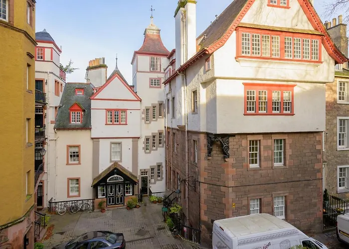 דירה Historic Ramsay Garden Apt With Balcony Views - Pass The Keys